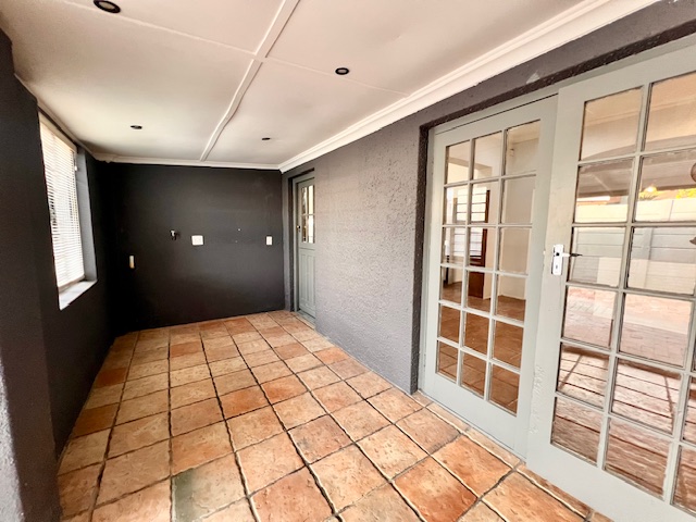 To Let 3 Bedroom Property for Rent in Goodwood Estate Western Cape